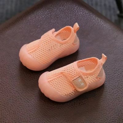 chaussures pour bebe en maille roses