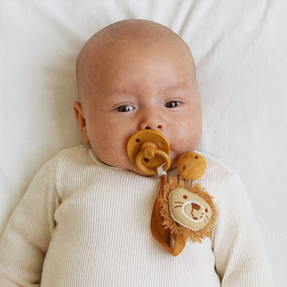 attache tetine couleurs naturelles