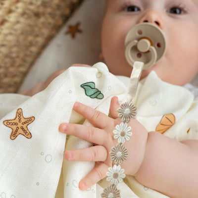 attache tetine materiaux doux et surs