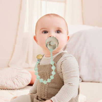 attache tetine sans substances nocives