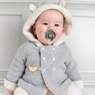 attaches tetine bleus