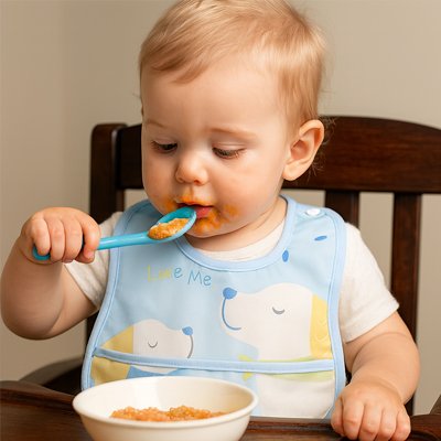 bavoir bebe motifs colores et ludiques