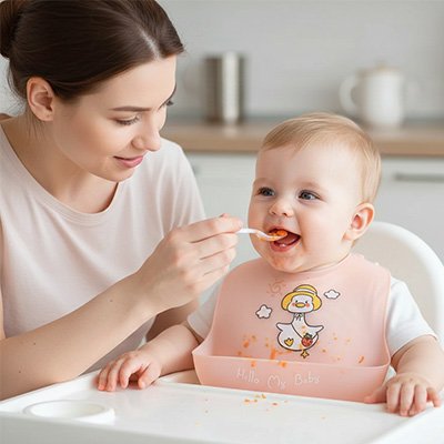 bavoir silicone design ergonomique courbe