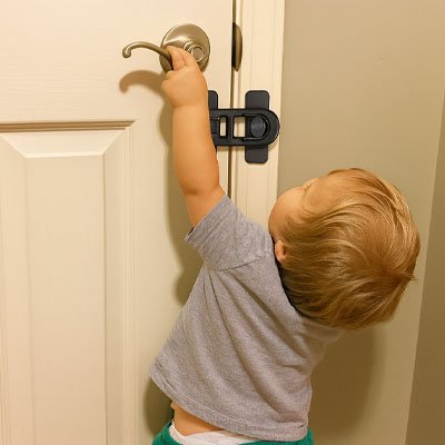 bloque porte bebe securite intuitif