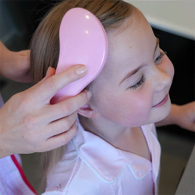 brosse a cheveux couleurs attrayantes