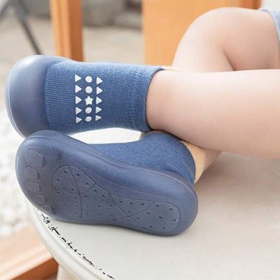 chaussure bebe design montant