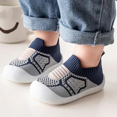chaussures pour bebe en maille allie confort et développement