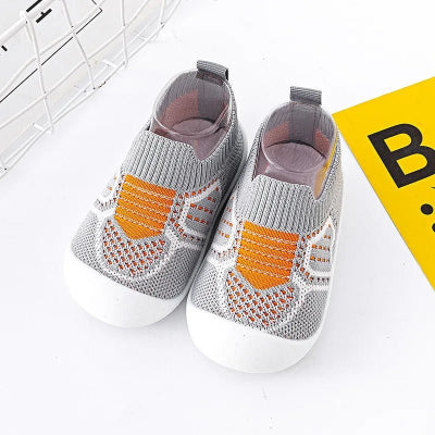 chaussures pour bebe en maille gris