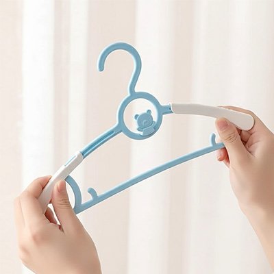 cintre enfant crochet rotatif a 360 degres