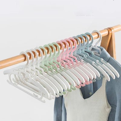 cintre enfant design ergonomique adaptes