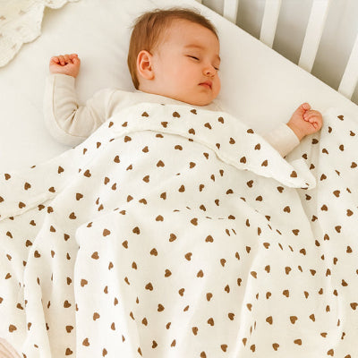 couverture bebe mousseline coeur marron