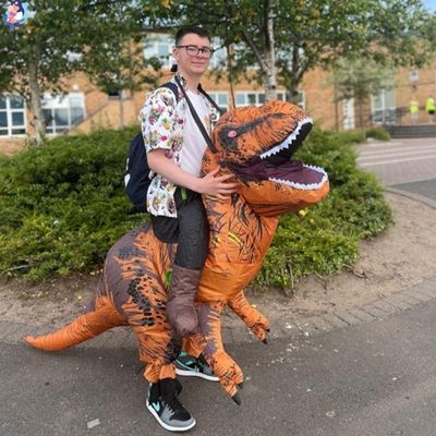 deguisement dinosaure modele
