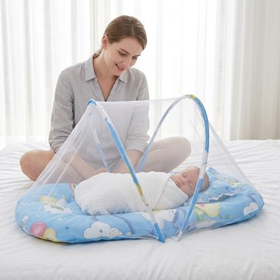 lit moustiquaire bebe matelas rembourre confortable