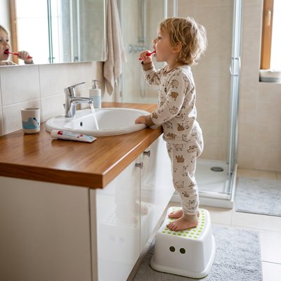 marche pied enfant design ergonomique 