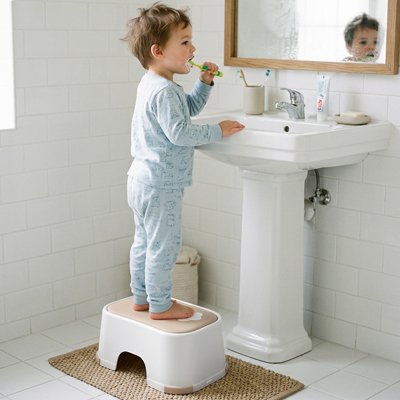 marche pied enfant hauteur ergonomique