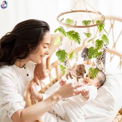 mobile bebe jungle naturel stimule la curiosite