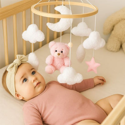 mobile bebe nuages et etoiles favorise ses sens