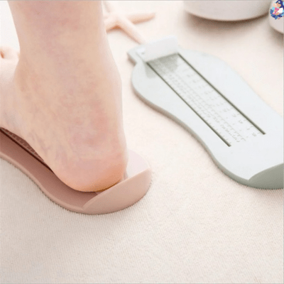 Règle de pied de bébé pour enfants, dispositif de mesure PEDIPIED™ - bebemam.com