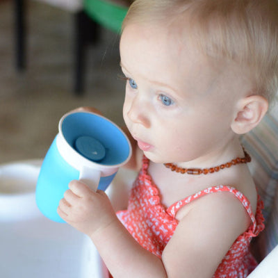 verre bebe design ergonomique