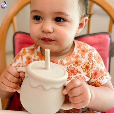 verre bebe ergonomique anti renversement revolutionne l apprentissage